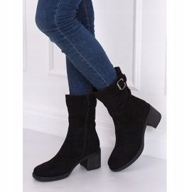 Černé kozačky na nízkém podpatku TX-1821 Black černá 1