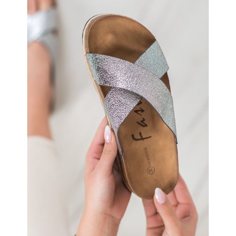 Goodin Pohodlné stříbrné pantofle šedá 2