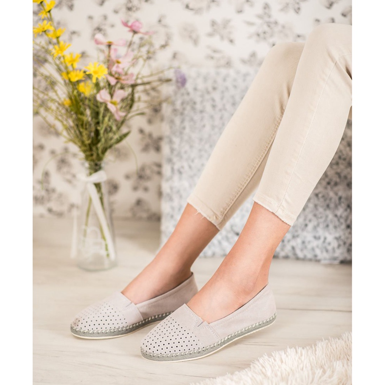 Goodin Prolamovaná kožená balerína šedá 1