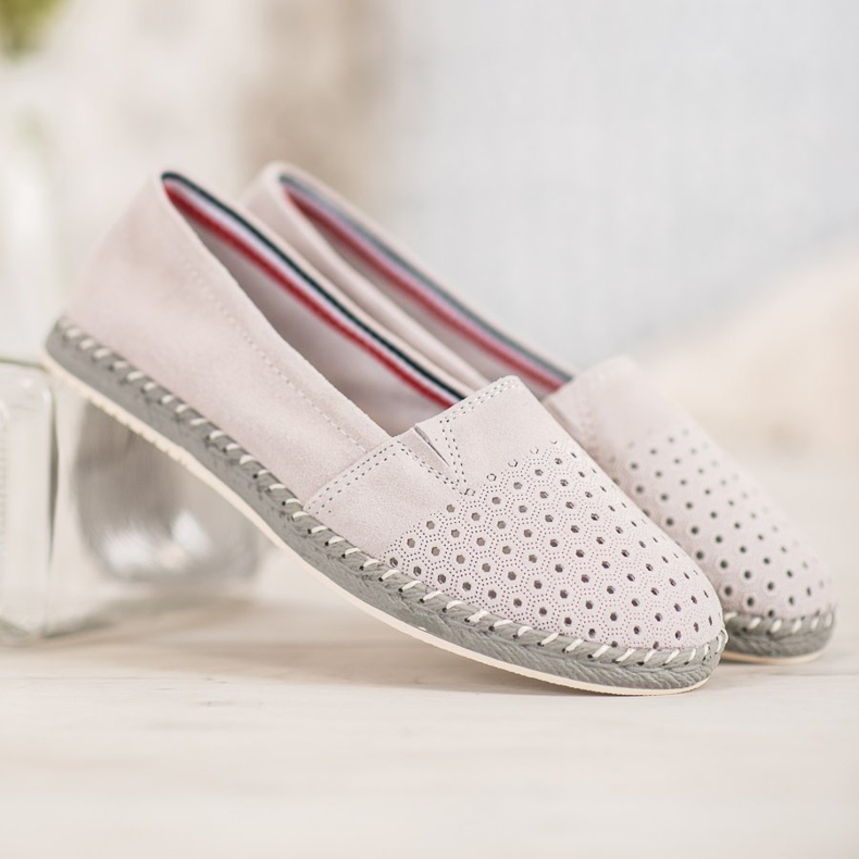 Goodin Prolamovaná kožená balerína šedá 2