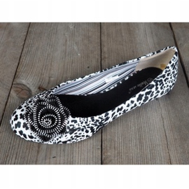 Krásná balerína 369-15 Černá dekorace bílý černý 1