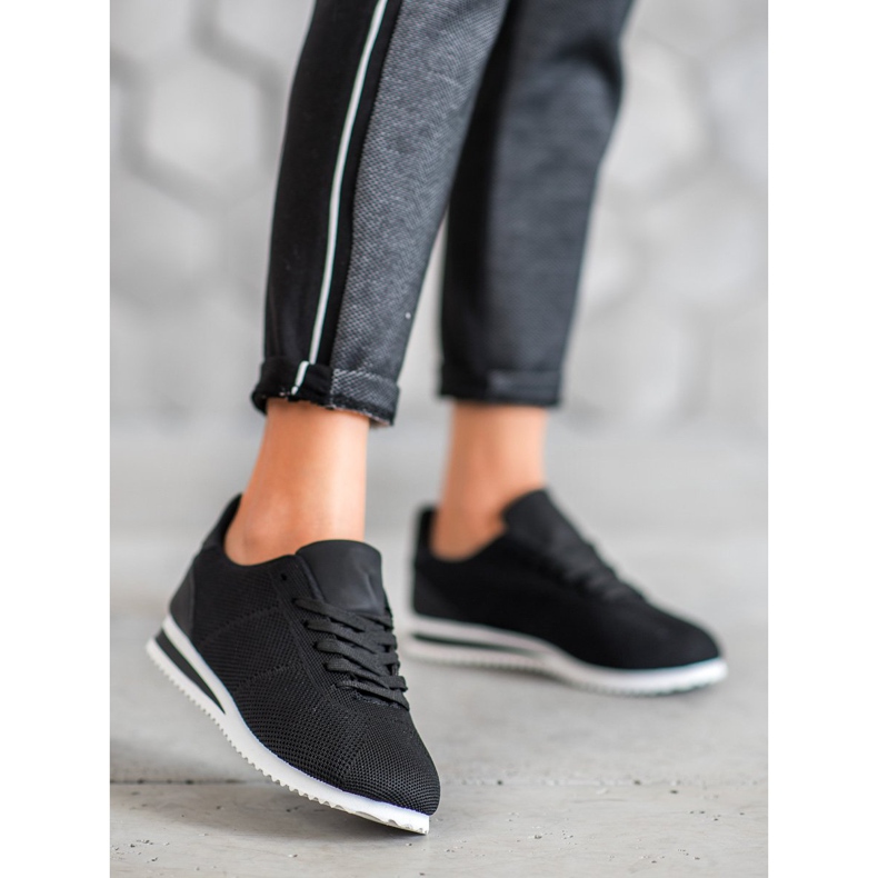 SHELOVET Svázané boty na platformě černá 1