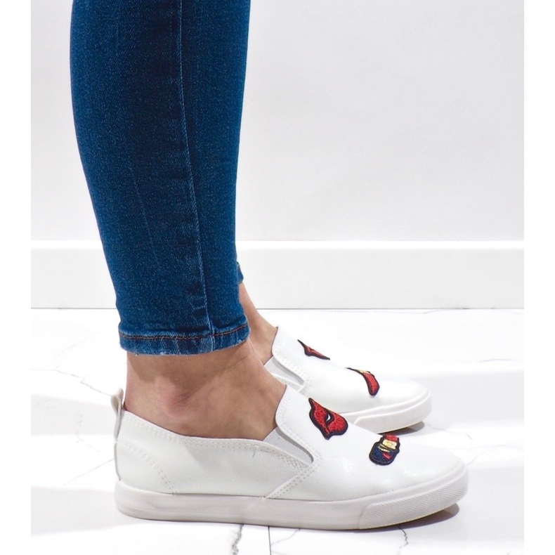 Bílé tenisky s potisky G1202A-2 bílý 2 Bílé tenisky s potisky G1202A-2 bílý 2