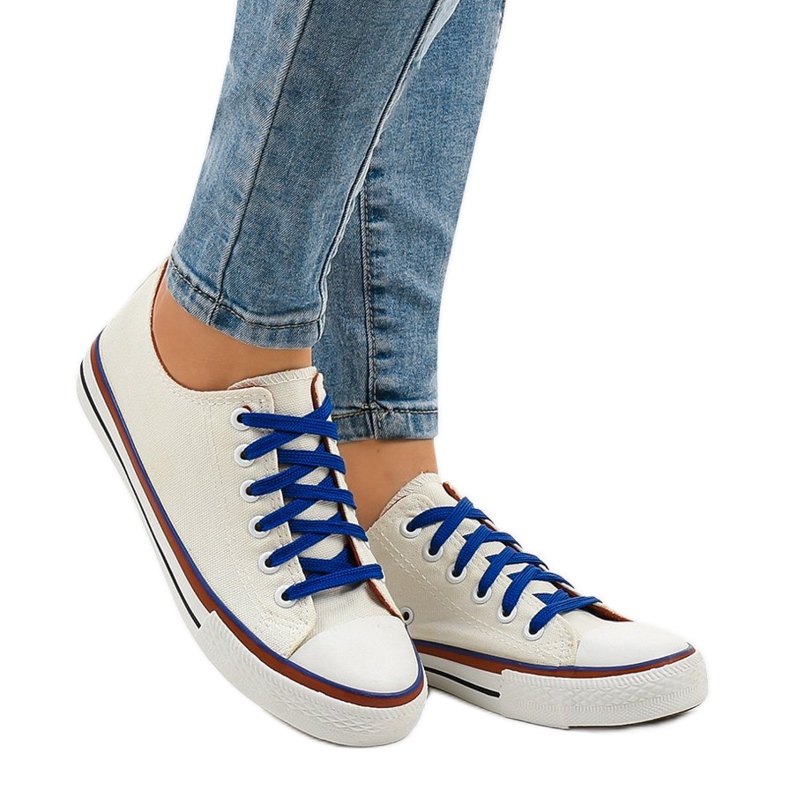 Klasické bílé nízké tenisky W03 bílý 1