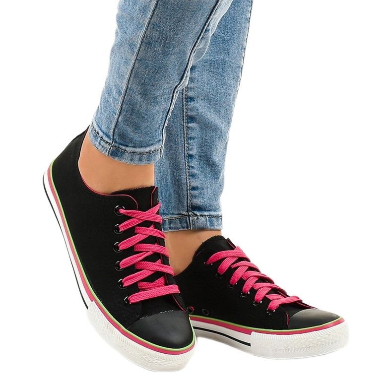 Černé klasické nízké tenisky W03 černá zelená 2 Černé klasické nízké tenisky W03 černá zelená 2