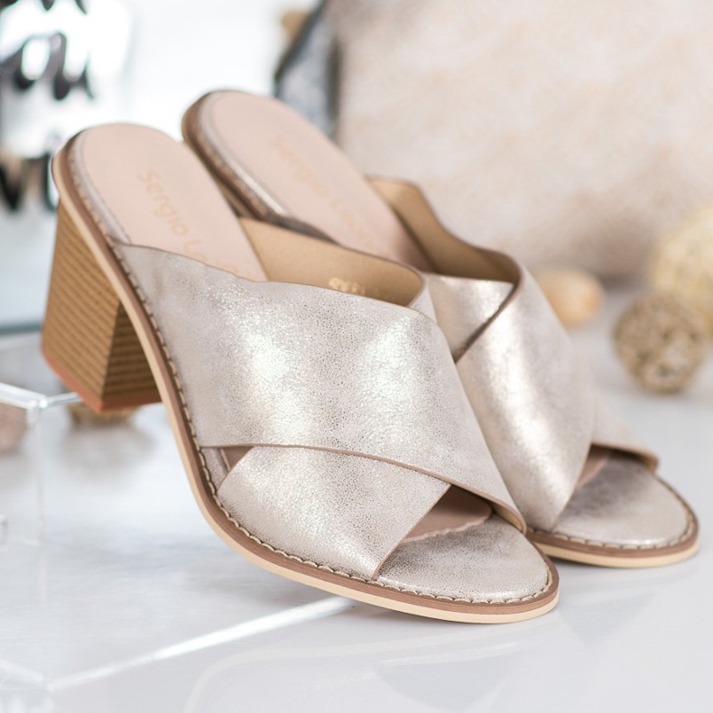 Sergio Leone Zlaté pantofle na baru zlatý 2