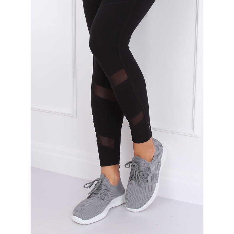 Šedá sportovní obuv G-330 Grey 2