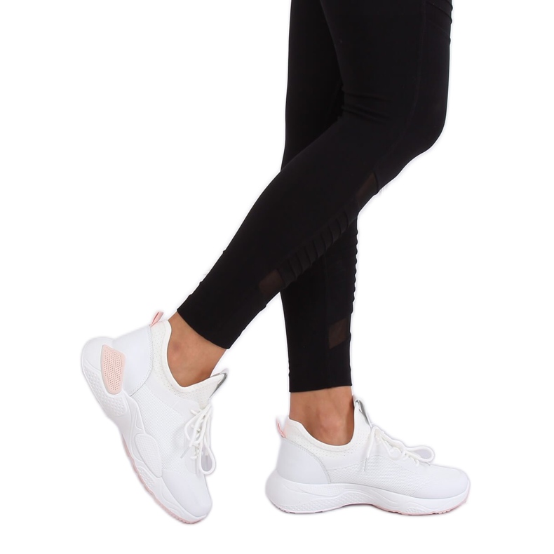 Bílá síťovaná sportovní obuv B0-547 růžová bílý 1