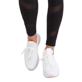 Bílá síťovaná sportovní obuv B0-547 růžová bílý 2