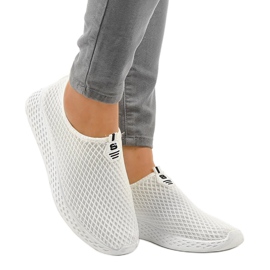 Bílé dámské sportovní boty SJ1890-3 bílý 1