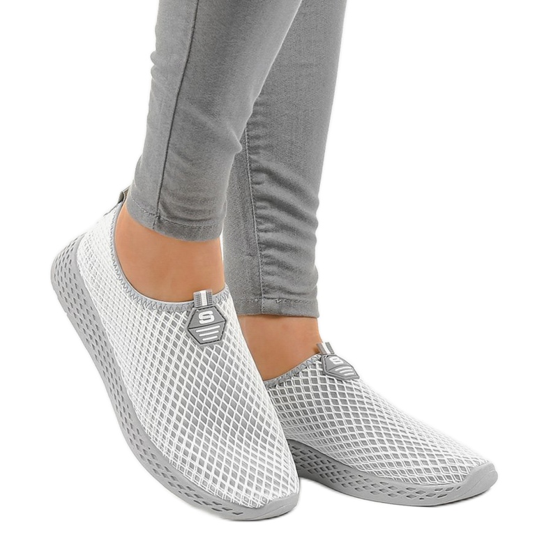 Šedá dámská sportovní obuv SJ1890-2 2