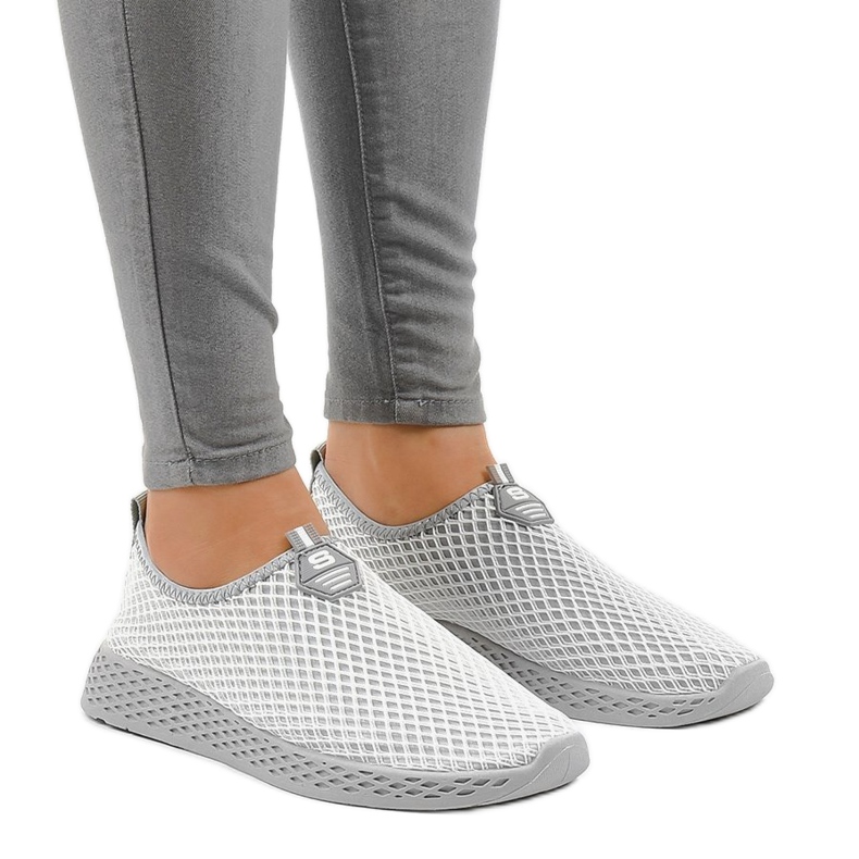 Šedá dámská sportovní obuv SJ1890-2 1