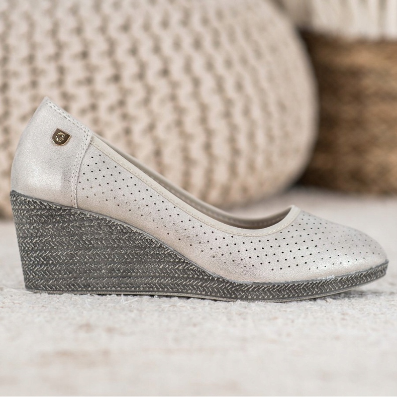 Lehká klínová čerpadla béžový 1 Lehká klínová čerpadla béžový 1