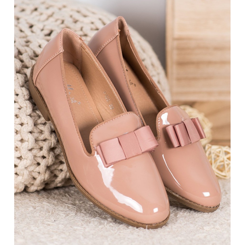 Fama Lakovaní lordi lukem hnědý 2