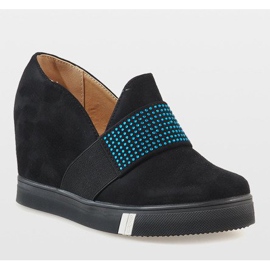 Černé lodičky na klínku T1715-1 černý 1