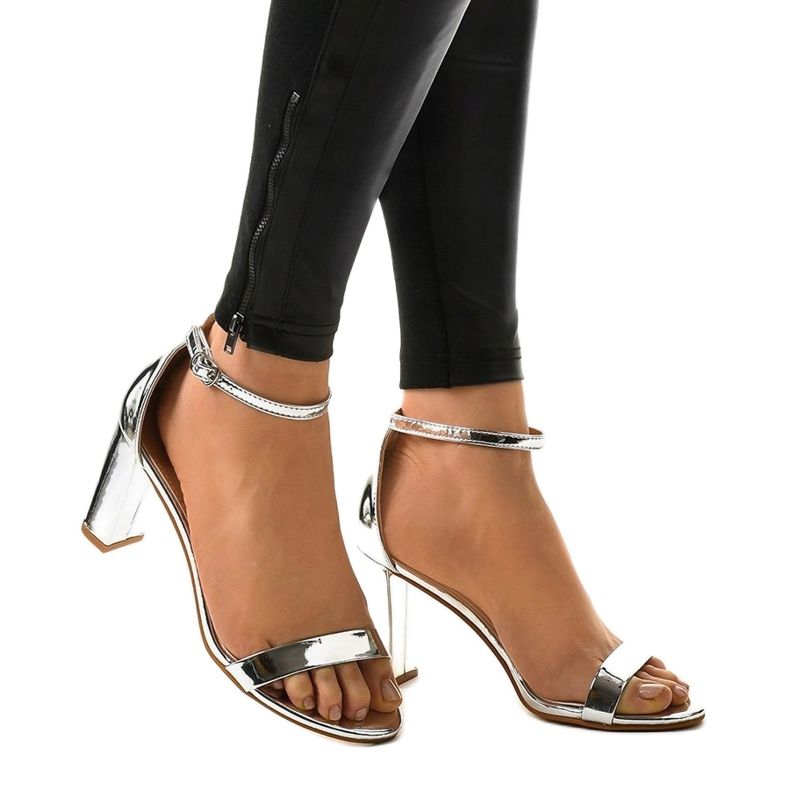 Lodičky vystavené stříbru, lakované 616 šedá 1