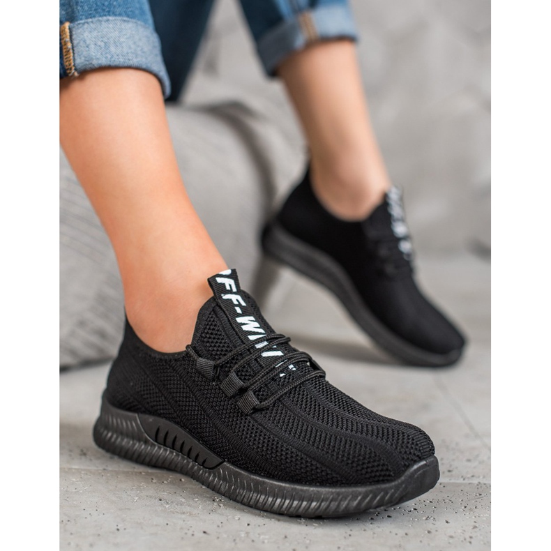 SHELOVET Černé prolamované boty černá 2