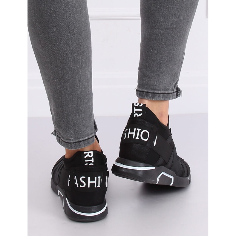 Černá sportovní obuv NB358P All Black 2