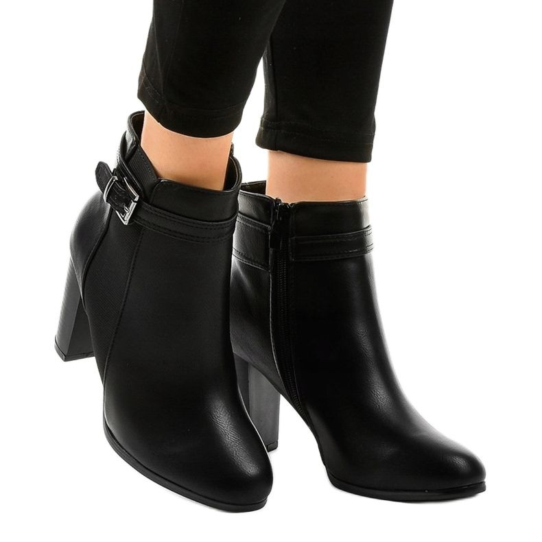 Černé kozačky na sloupek s elastickým F815-2 černá 1