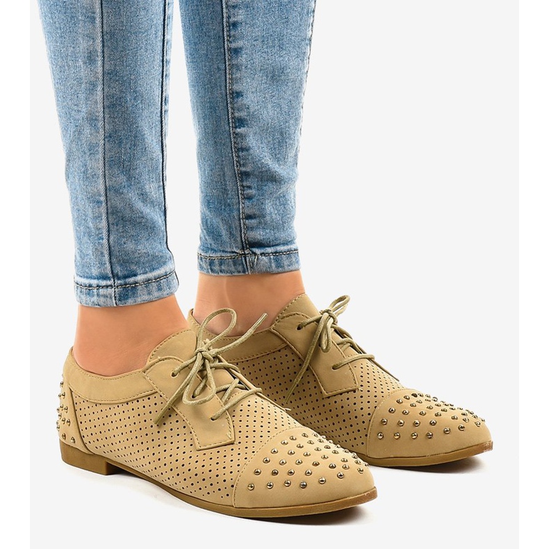 Béžové prolamované boty s cvočky MJ1125 béžový 1