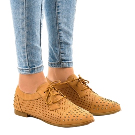 Hnědé prolamované boty s cvočky MJ1125 hnědý 1