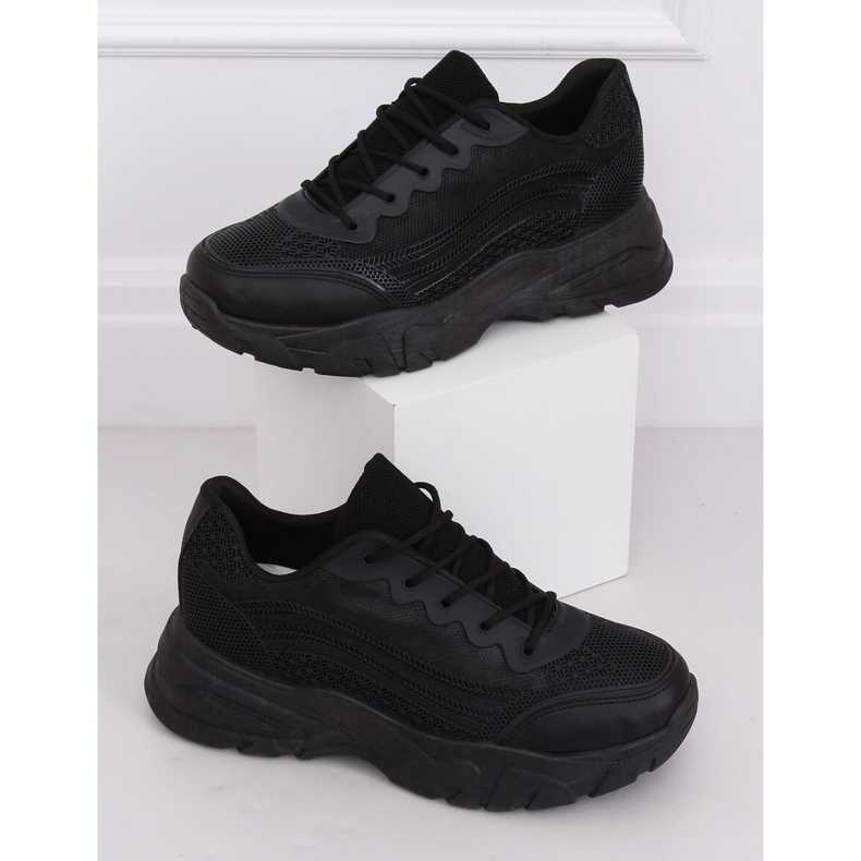 Černá sportovní obuv DML902 All Black černý 1