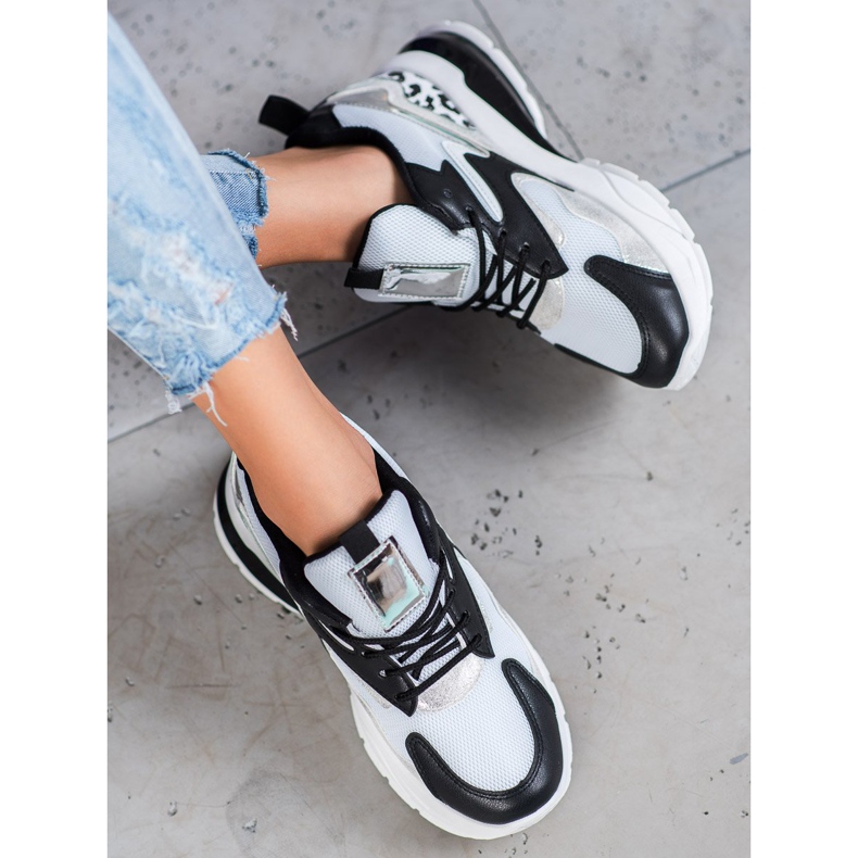 Ideal Shoes Tenisky s černými vložkami bílý 2