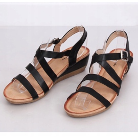 Černé sandály na klínovém podpatku S060064 Black černý 2