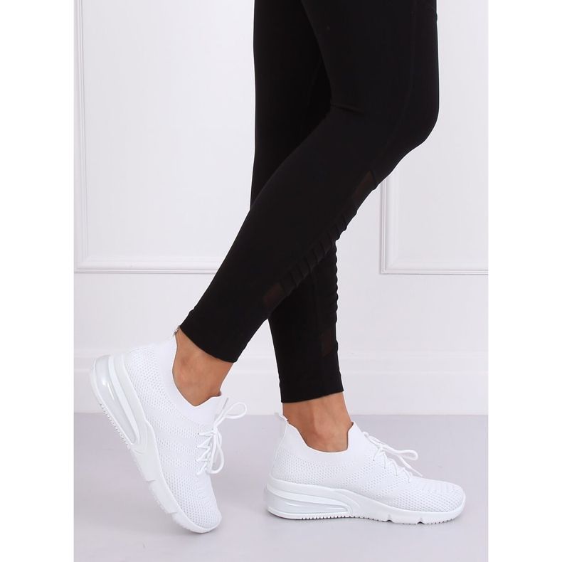 Bílé sportovní boty R13YD113-29 White bílý 2