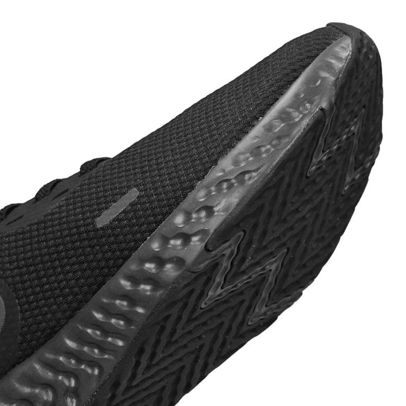 Boty Nike Revolution 5 FlyEase M BQ3211-001 černý 1