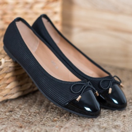 Fama Pruhovaná baletka černá 1