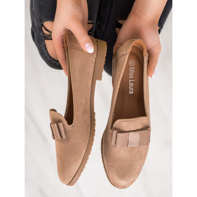 Miss Laura Páni s lukem hnědý 1