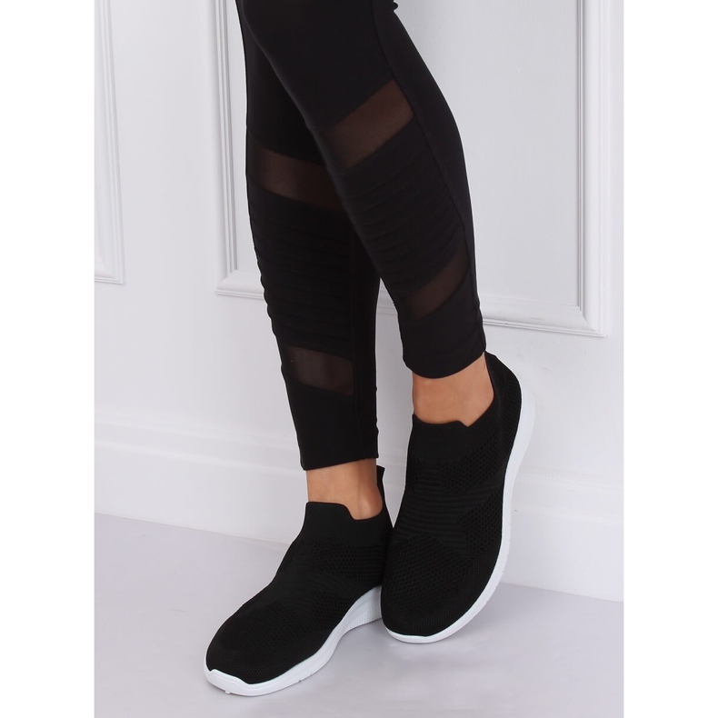 Černá sportovní obuv NB330P Černá černý 2