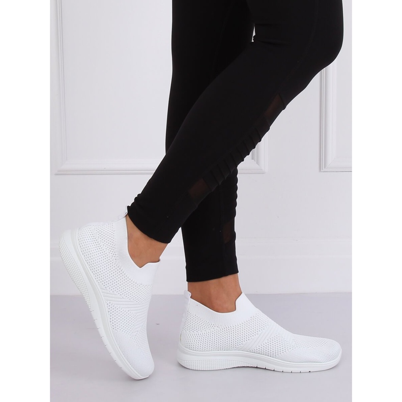 Bílá sportovní obuv NB330P Bílá bílý 1