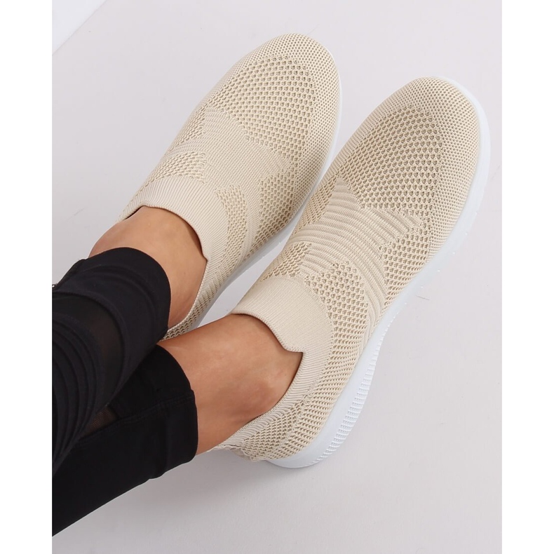 Béžová sportovní obuv NB330P Béžová béžový 2