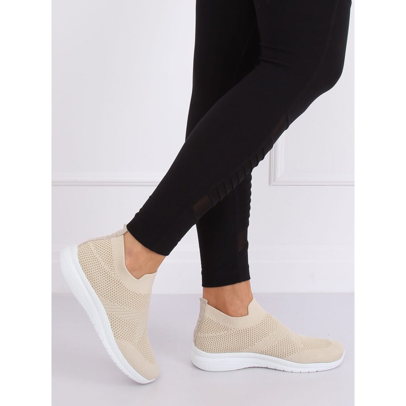 Béžová sportovní obuv NB330P Béžová béžový 1