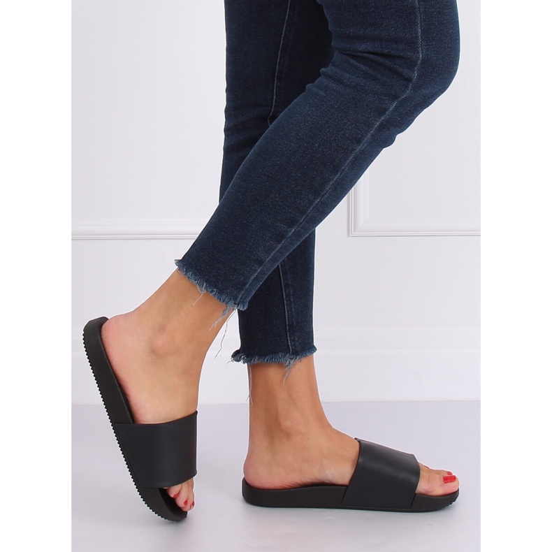 Černé dámské černé pantofle CK78P Black černý 1