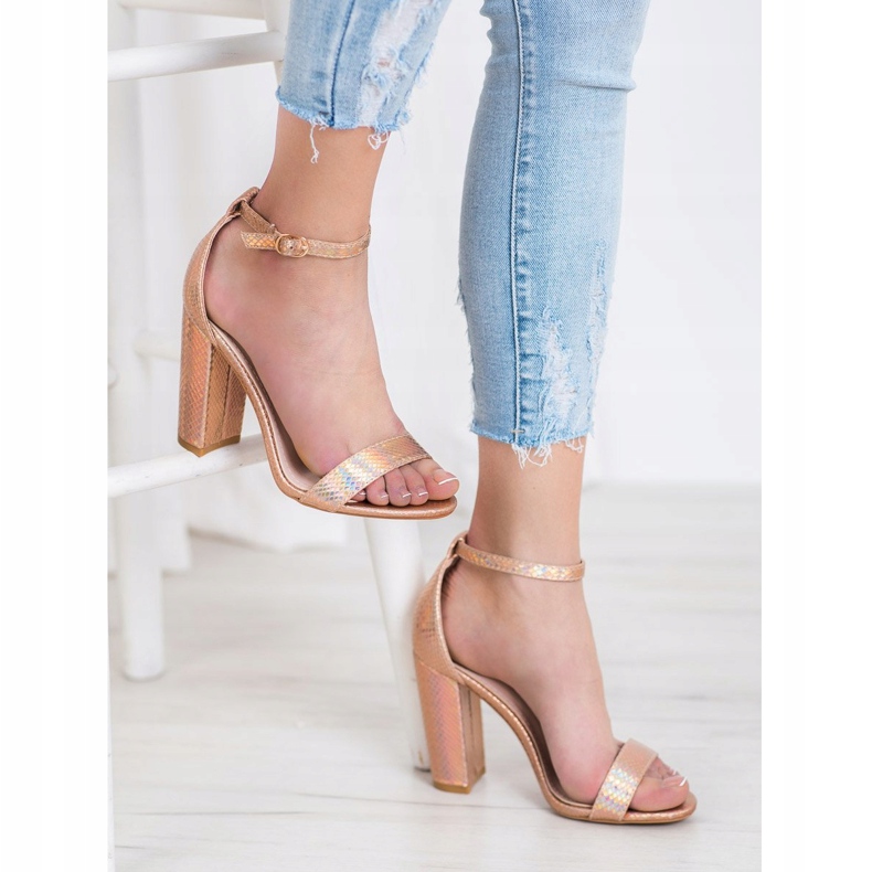 Seastar Sexy lesklé sandály zlatý 2