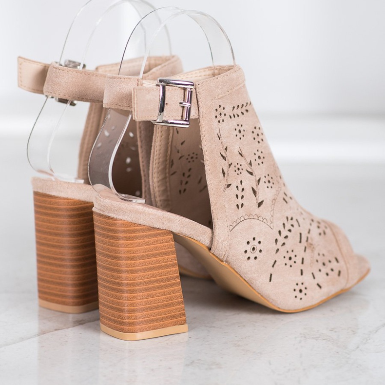 Mannika Vestavěné prolamované sandály hnědý 1