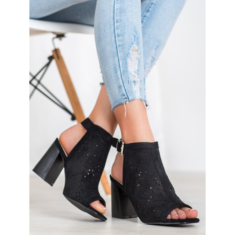 Mannika Vestavěné prolamované sandály černý 1