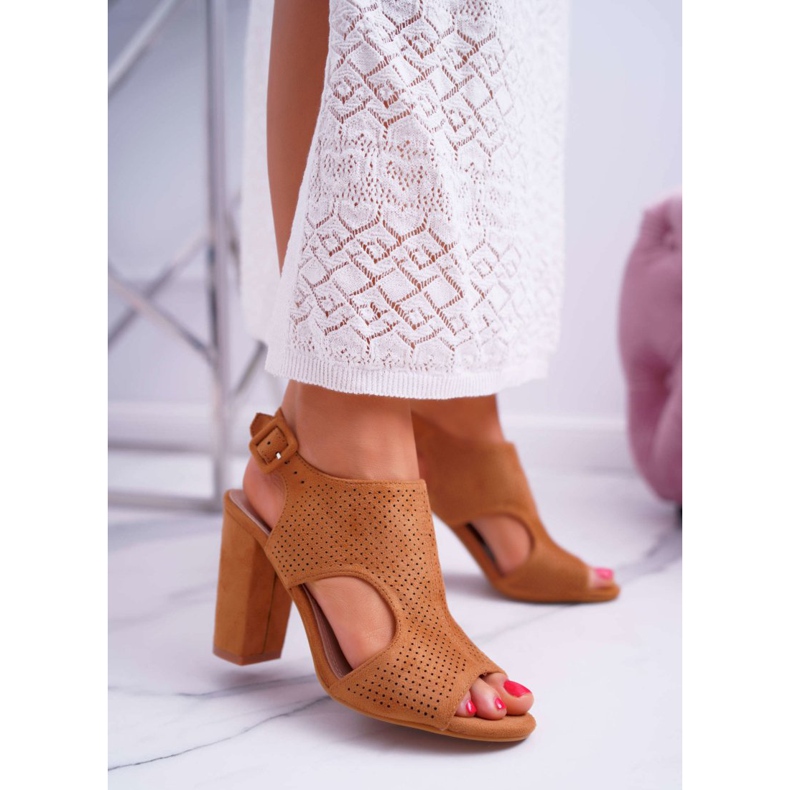 HAN Dámské sandály na podpatku semišové prolamované velbloud HiBaby hnědý 1 HAN Dámské sandály na podpatku semišové prolamované velbloud HiBaby hnědý 1