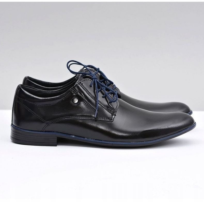 KOMODO Elegantní černé kožené boty značky Massimiliano černá 2