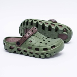 Flameshoes Zelené pánské zahradní pantofle Kroks Eva hnědý zelený 1