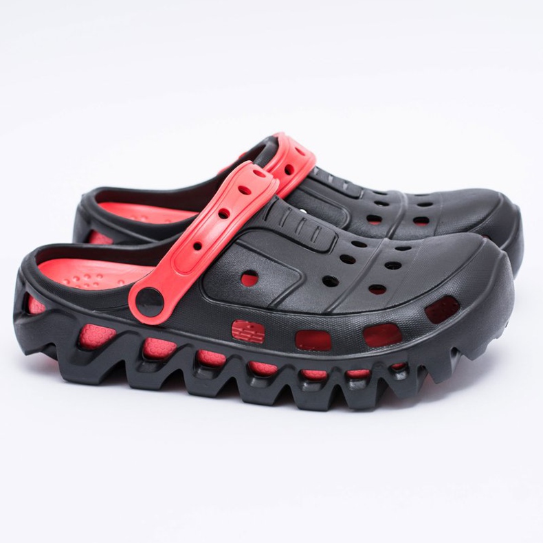 Flameshoes Černé pánské lehké pantofle Kroks Eva černý červený 1