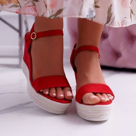 BUGO Dámské sandály na klínku červené Liviana 2