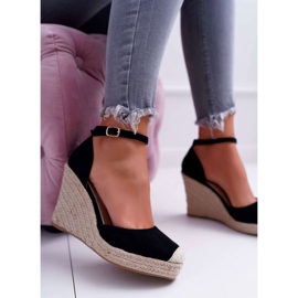 BUGO Dámské sandály na klínku černé Tammaris černý 1