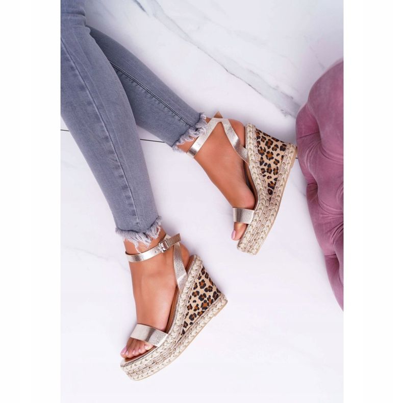 Dámské sandály Lu Boo na klínovém zlatém shiranu zlatý 1