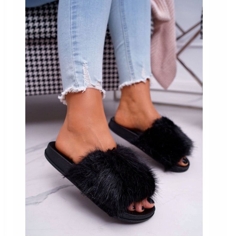 Dámské žabky s černou kožešinou černá 1