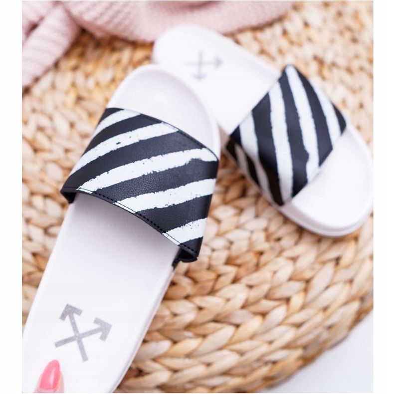 Dámské bílé pantofle Aynna bílý černá 1