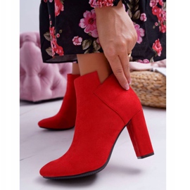 Vinceza Dámské kozačky na podpatku semišové červené volánky 1